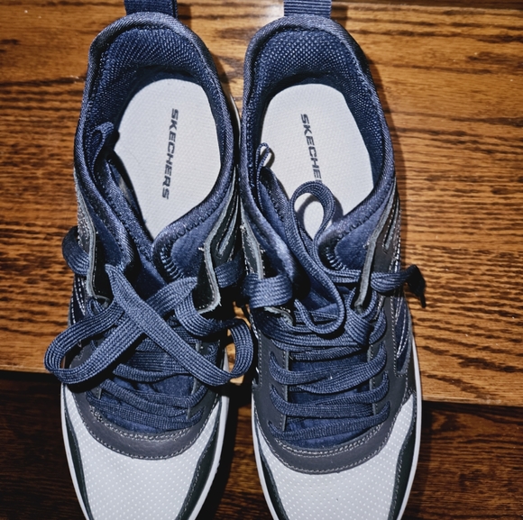 Sketchers Size 7 High top shoes - Picture 2 of 6